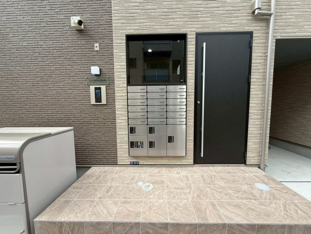 Veil Maison近大前のエントランス