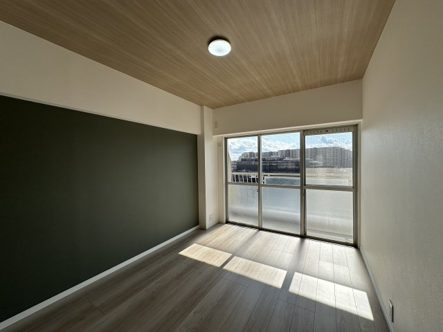 ルネ甲子園の洋室|個人の部屋や寝室として使える洋室です