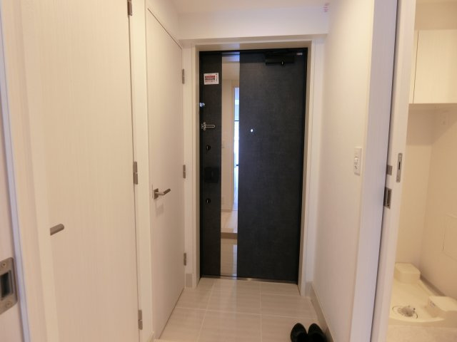 ラティエラ武蔵小杉の玄関|別室参考写真です