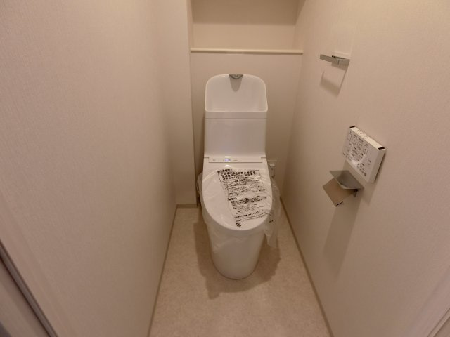 ラティエラ武蔵小杉のトイレ|別室参考写真です