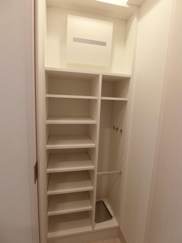 ラティエラ武蔵小杉の収納|別室参考写真です