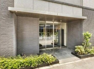 【エントランス】 | 住まいの顔にふさわしい落ち着いた迎賓空間