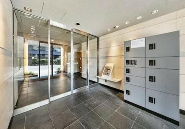 【その他共用部分】 | パークハウス大山 | 清潔感と歓迎感があるエントランスホールとなります。