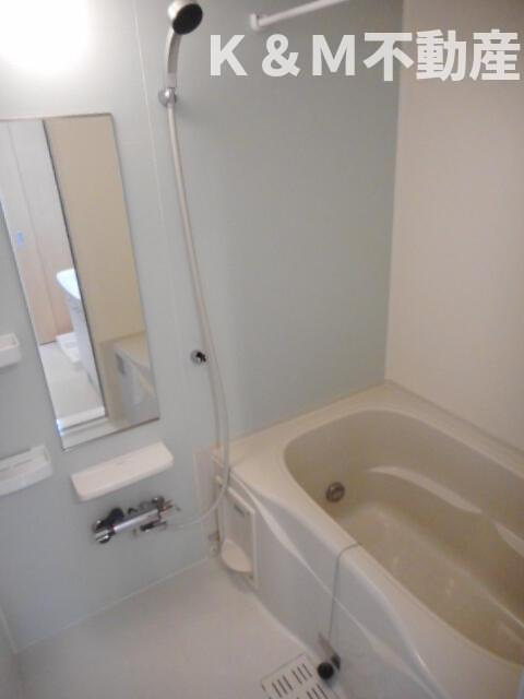 ラヴィアンローズＢの浴室|コンパクトで使いやすいお風呂です