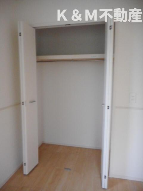 ラヴィアンローズＢの収納|大きなものも収納できそうです