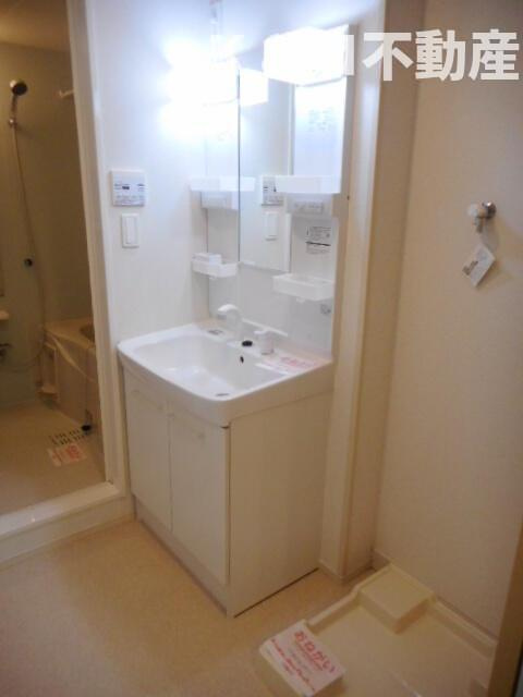 ラヴィアンローズＢの洗面所|洗面所です