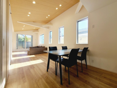 【バルコニー】 | 【現地内覧会】目黒区上目黒5丁目　新築戸建　19390万円