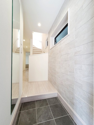 【玄関】 | 【現地内覧会】目黒区上目黒5丁目　新築戸建　19390万円