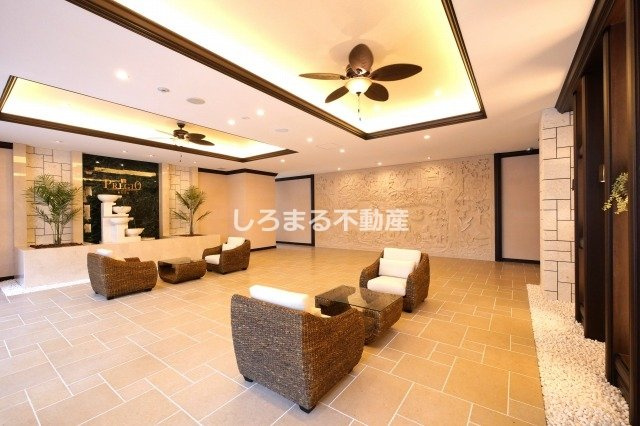 プレジオ九条のロビー