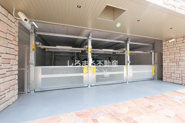 プレジオ九条の駐車場