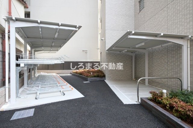 プレジオ九条の駐車場