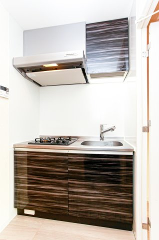 サヴォイソリディティ　8階のキッチン|別号室のものになります。現状優先。