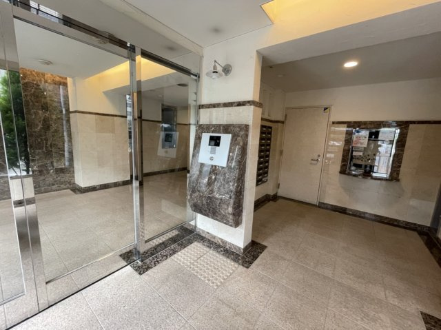 【エントランス】