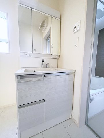 新築戸建・新築建売　郡山市小原田二丁目【繰り返す地震に強い】小原田小・小原田中の玄関|同社施工例