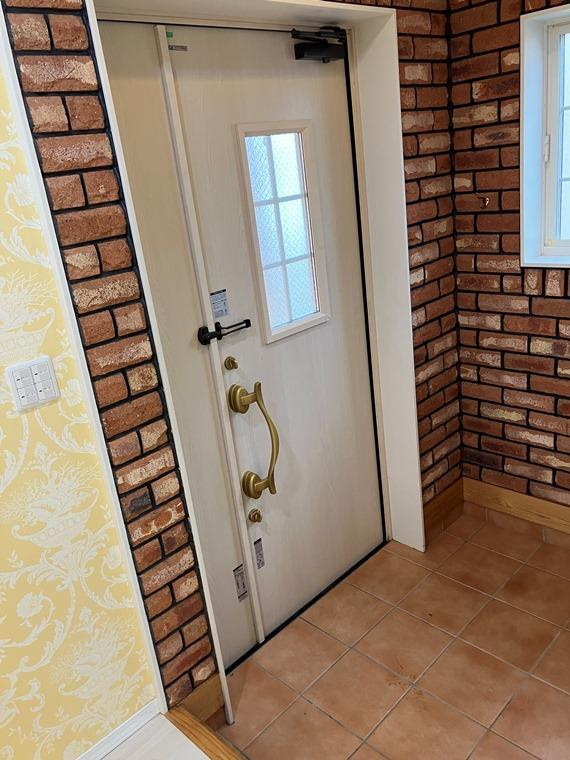 渋沢戸建の玄関