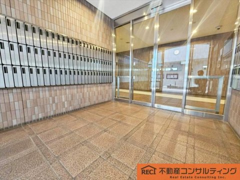 深江駅前ビルのエントランス