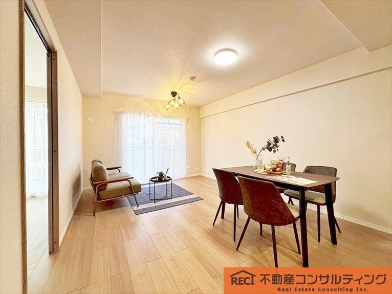 深江駅前ビルのエントランス