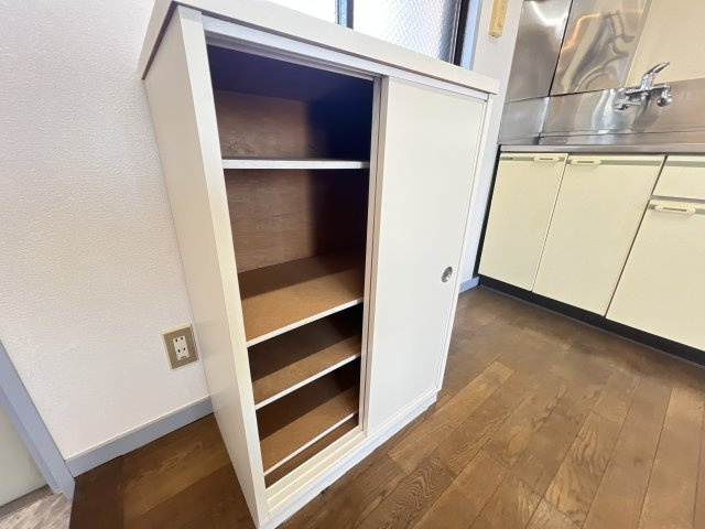 峰正ハイツの収納