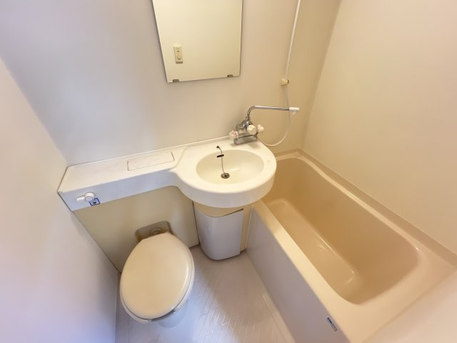 峰正ハイツの浴室