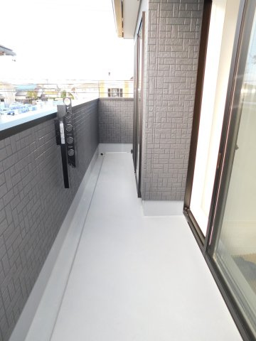 清須市西枇杷島町古城１丁目の新築一戸建のバルコニー|◇バルコニー◇　　南面で陽当り良好な広々バルコニー♪　洋室２部屋から出入りできます！