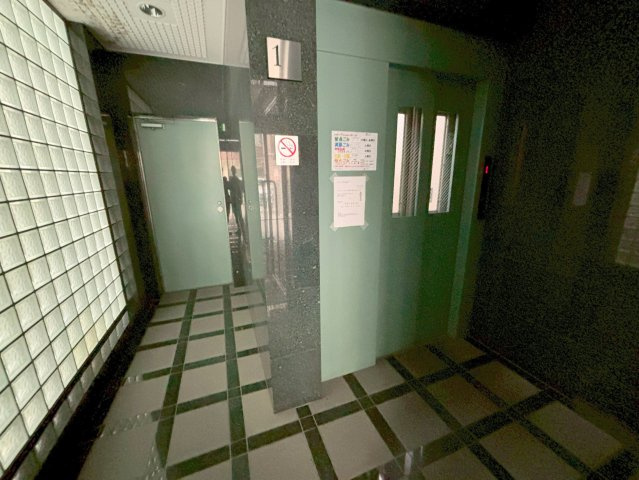 メゾンドサクラ大阪のエントランス