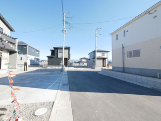【前面道路含む現地写真】 | 南側幅員6メートル道路　行き止まり道路の為、居住者以外の往来はほぼ無で安全です。