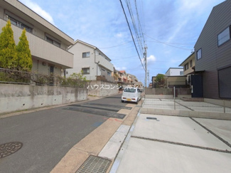 【前面道路含む現地写真】
