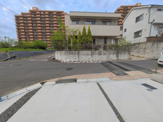 【前面道路含む現地写真】