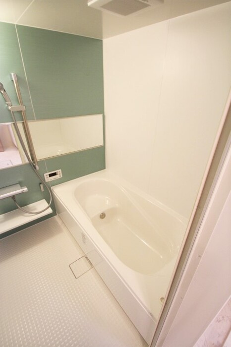 コートヴィレッジ東浦の浴室