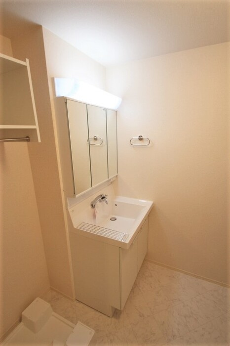 コートヴィレッジ東浦の洗面所