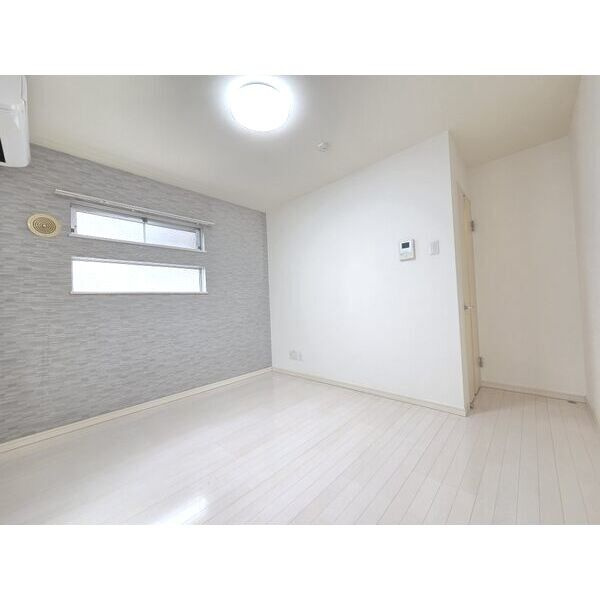 ネオコーポ内田橋　名古屋市賃貸　仲介手数料無料の居間・リビング