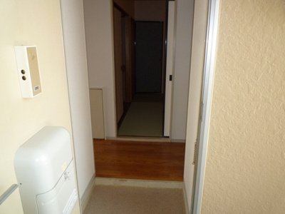 【玄関】 | プレジール三宅D | ※同建物同型反転typeのお部屋