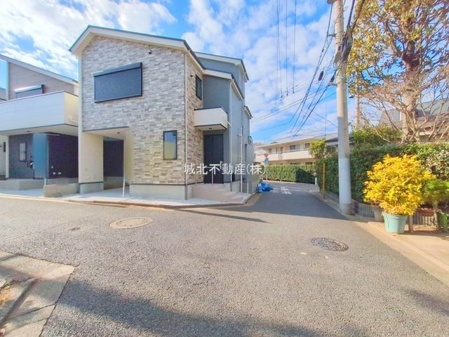 練馬区東大泉6丁目 全2棟 1号棟の前面道路含む現地写真