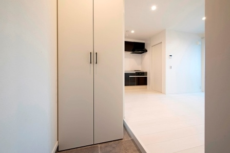 ヴァンベール岡崎の玄関|写真は同型のイメージ写真です。