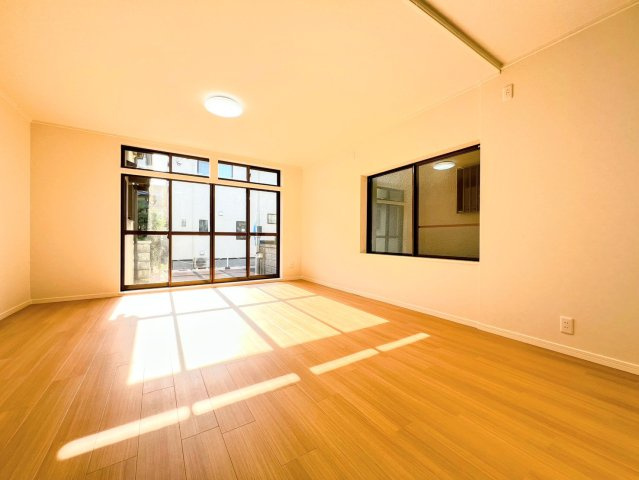 荻野4丁目の居間・リビング|リビングダイニング