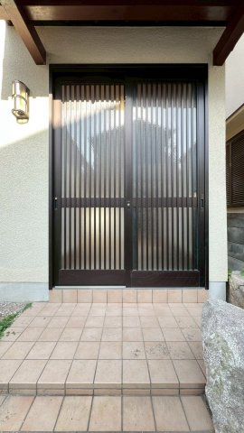 荻野4丁目の玄関