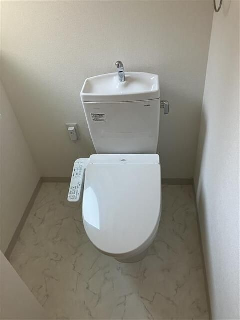 小川町１１６３ビルのトイレ