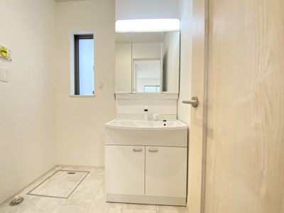 【独立洗面台】 | 那覇市識名（全2棟）B号棟 | ※同仕様写真です
