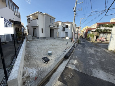 【前面道路含む現地写真】 | 那覇市識名（全2棟）B号棟 | ※東側公道4m♪