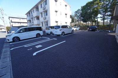【駐車場】 | ファミールハイム A棟