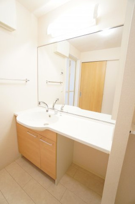 【独立洗面台】 | ファミールハイム A棟 | ※同物件・同タイプの写真です。