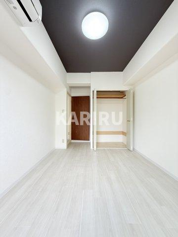 JMRレジデンス新大阪(旧メロディハイム新大阪)の寝室