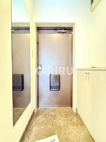 JMRレジデンス新大阪(旧メロディハイム新大阪)の玄関