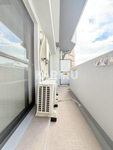 JMRレジデンス新大阪(旧メロディハイム新大阪)のバルコニー