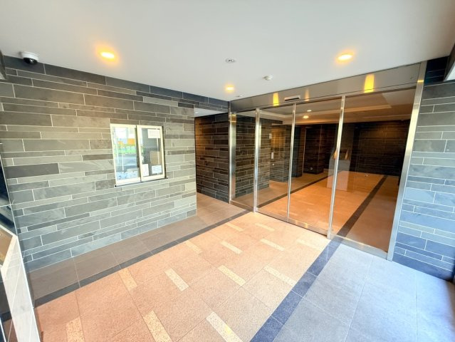 リシュブール四つ木のエントランス|共用部・エントランス