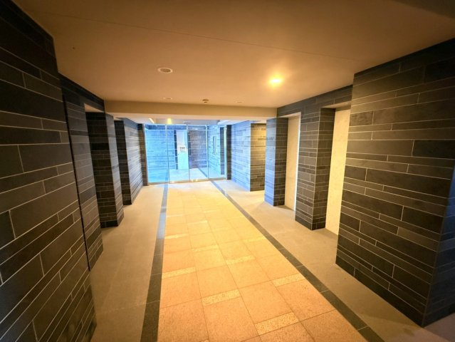 リシュブール四つ木のエントランス|共用部・エントランス