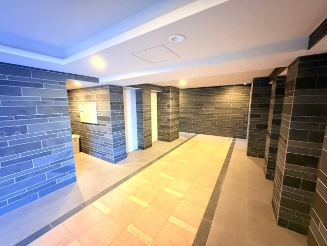 リシュブール四つ木のエントランス|共用部・エントランス