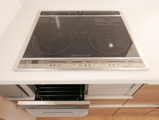 【玄関】 | 甲斐市篠原 オール電化新築全3棟 3号棟 長期優良住宅 車並列3台 | 【建物施工例】