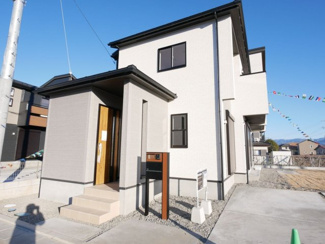 【トイレ】 | 甲斐市篠原 オール電化新築全3棟 3号棟 長期優良住宅 車並列3台 | 【建物施工例】
