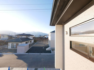 【庭】 | 甲斐市篠原 オール電化新築全3棟 3号棟 長期優良住宅 車並列3台 | 【建物施工例】